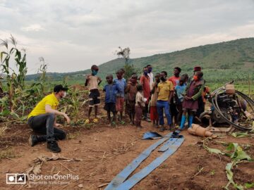 Omul de afaceri sucevean a mers în Africa în ianuarie 2021, în plină pandemie, pentru a vedea prima fântână pe care a construit-o