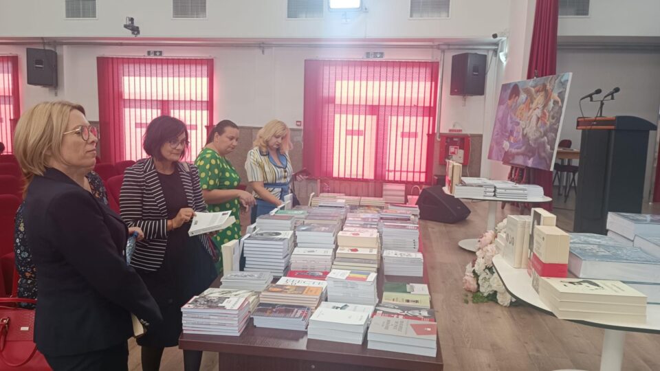 ”Cartea de identitate”, o acțiune menită să aducă în biblioteci cărțile