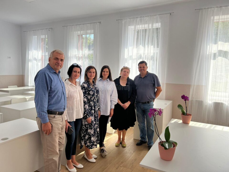 Echipa ONG-ului, alături de profesori
