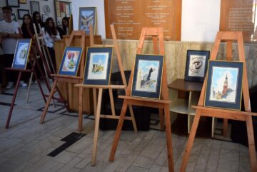 Expoziția „Ritmuri și peisaje urbane” semnată de pictorul și graficianul Radu Bercea