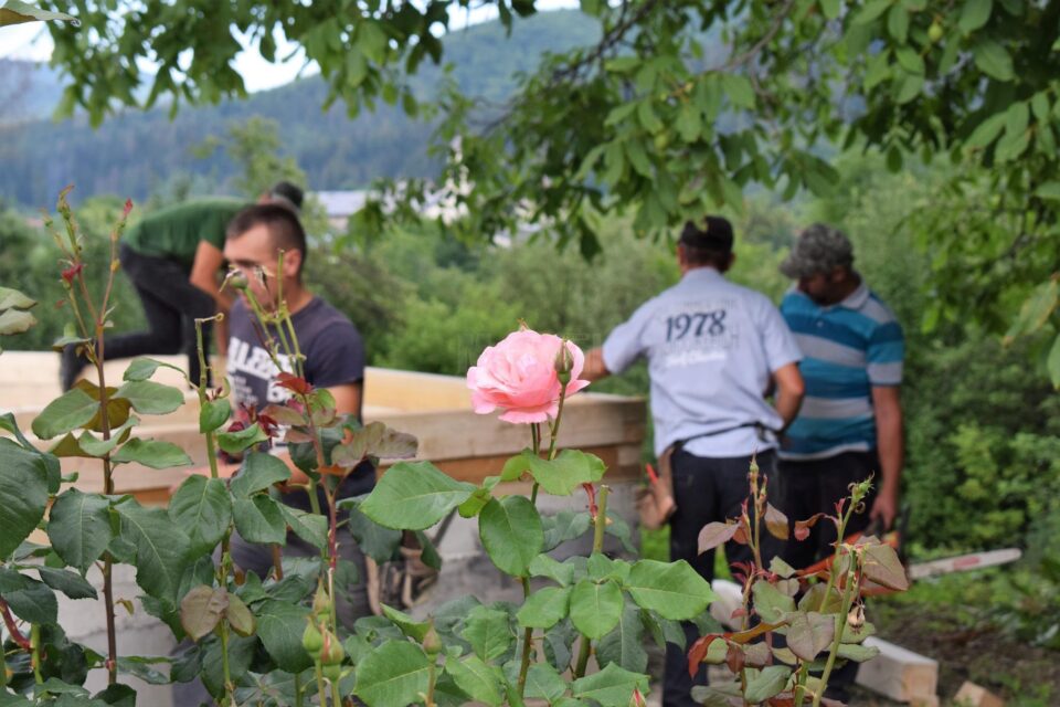 „Foișorul bunicilor cu dor”, de la Căminul pentru Persoane Vârstnice Solca, va fi inaugurat astăzi