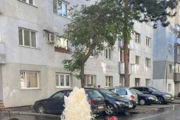 Fântână arteziană pe strada Avântului, de la un hidrant doborât de un autoturism