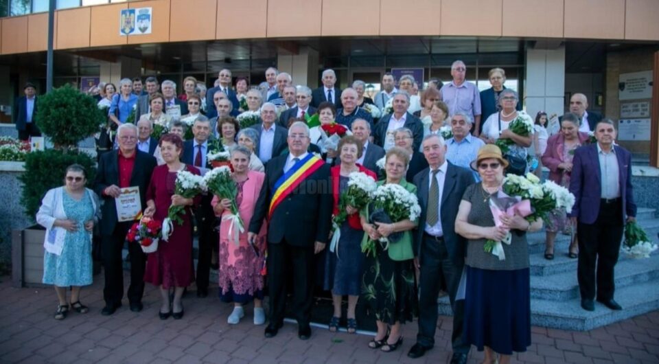 52 de „Cupluri de Aur”, sărbătorite sâmbătă, 30 septembrie, la sediul Primăriei Suceava