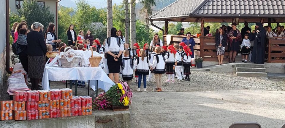„Foișorul bunicilor cu dor”, de la Căminul pentru Persoane Vârstnice Solca, a fost inaugurat luni „Foișorul bunicilor cu dor”, de la Căminul pentru Persoane Vârstnice Solca, a fost inaugurat luni