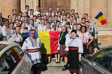 Corala de fete ,,Ciprian Porumbescu” a CN ,,Ștefan cel Mare” a impresionat juriul unei competiții din Perugia, la care au participat 25 de coruri din toată lumea