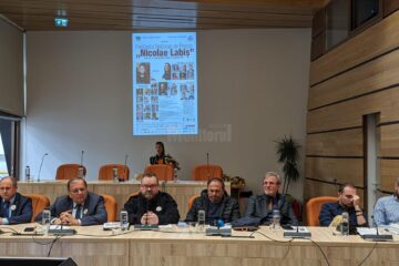 Deschiderea Festivalului „Nicolae Labiș“, ediția a 55-a, în Sala Unirii, în prezența unui public numeros