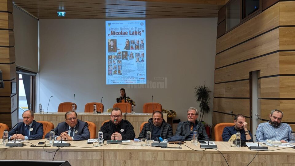 Deschiderea Festivalului „Nicolae Labiș“, ediția a 55-a, în Sala Unirii, în prezența unui public numeros