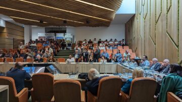 Deschiderea Festivalului „Nicolae Labiș“, ediția a 55-a, în Sala Unirii, în prezența unui public numeros