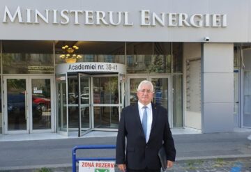 Primarul Sucevei, Ion Lungu, a făcut un miercuri un tur pe la ministere și instituții guvernamentale, cu diverse probleme și proiecte ale municipiului