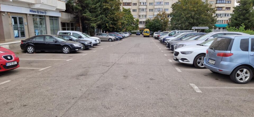 Parcarea de la MPO, din intersecția Mărășești, una din zonele în locurile de parcare sunt cu taxă