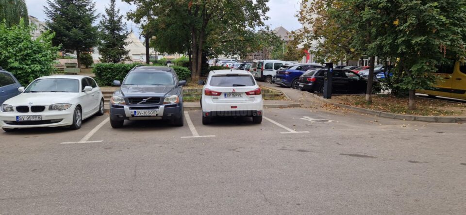 Parcarea de la MPO, din intersecția Mărășești, una din zonele în locurile de parcare sunt cu taxă