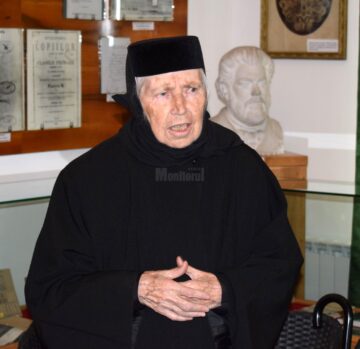 Maica Elena Simionovici