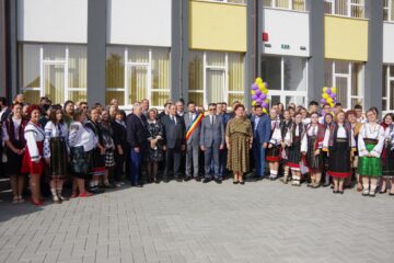 Noua Școală nr. 6 din Rădăuți a fost inaugurată în prezența autorităților județene și locale