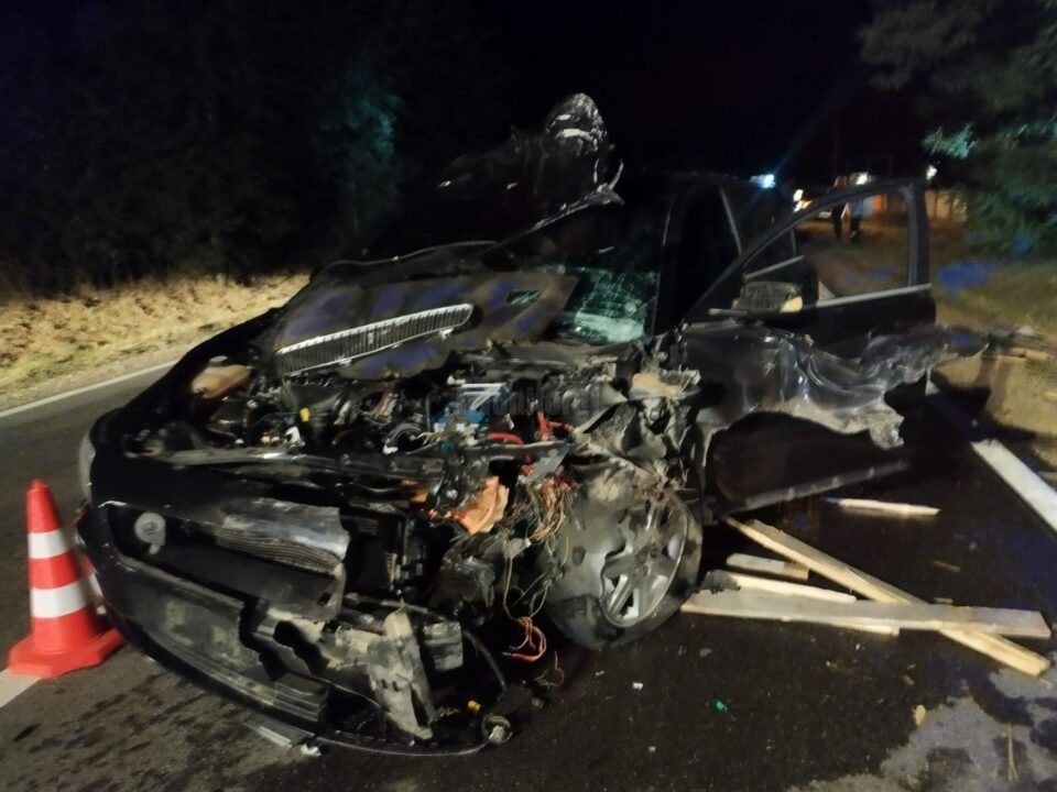 Accident cu trei autoturisme implicate, la Zvoriștea