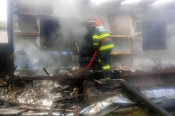 Incendiu la o casă din Mălini