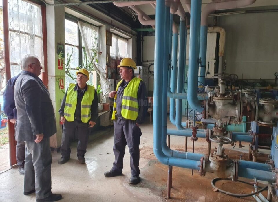 Primarul Sucevei, prezent la un punct termic unde se fac manevrele de furnizare a căldurii, în cadrul probelor la cald