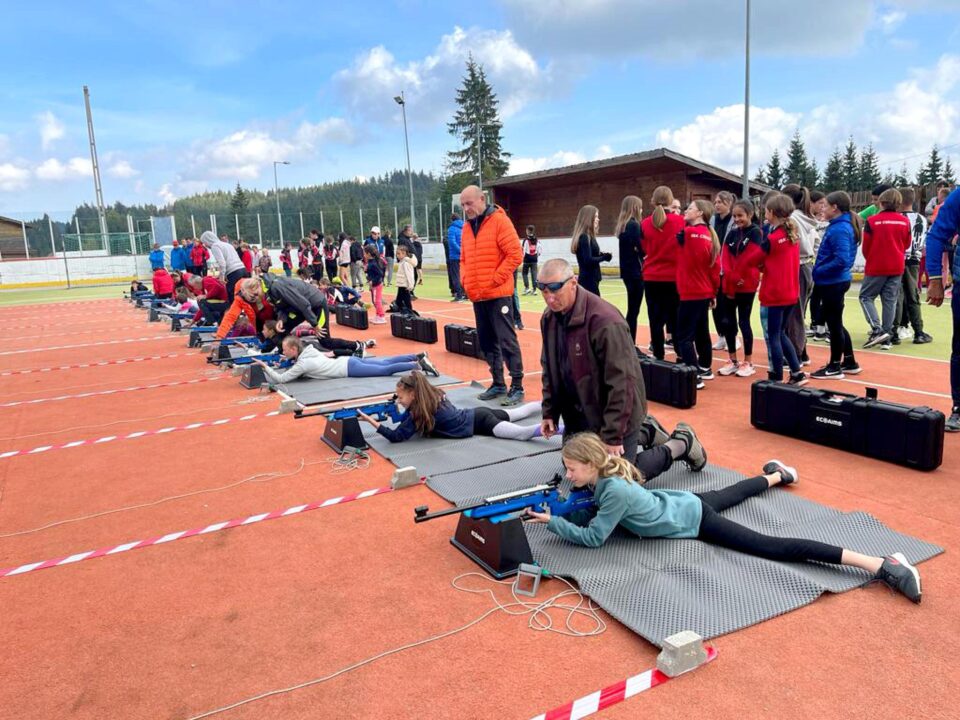 Selecție pentru cursuri de schi și biathlon, la Vatra Dornei