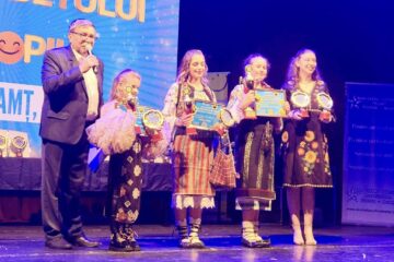Mai mulți elevi suceveni au urcat pe podium la Festivalul „Ziua Zâmbetului de Copil”, la Piatra Neamț