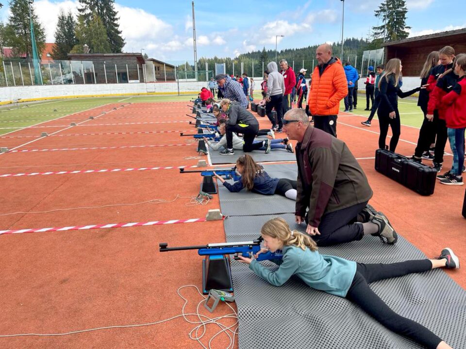 Selecție pentru cursuri de schi și biathlon, la Vatra Dornei