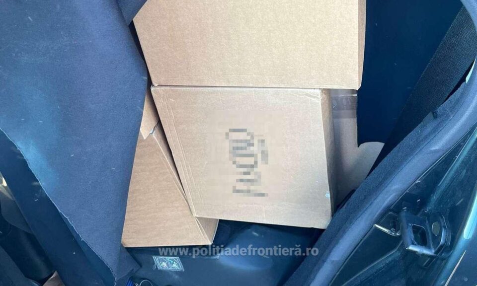 Mașină cu aproape 11.000 de pachete de țigări de contrabandă, oprită pe șoseaua de centură din Rădăuți
