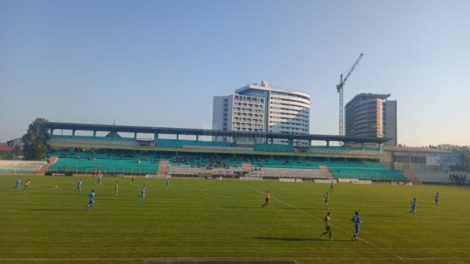 Chiar dacă ocupă locul 2 în campionatul Ligii a III-a, echipa de fotbal Foresta se confruntă cu grave probleme financiare Chiar dacă ocupă locul 2 în campionatul Ligii a III-a, echipa de fotbal Foresta se confruntă cu grave probleme financiare