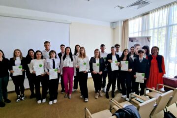 Festivitate de inmanare a certificatelor Cambridge