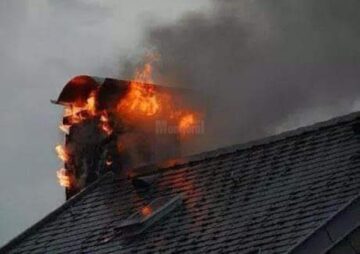 Incendiu la un coș de fum