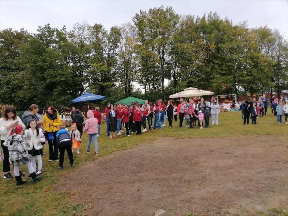 Târgul de toamnă, de la Școala Ciomârtan