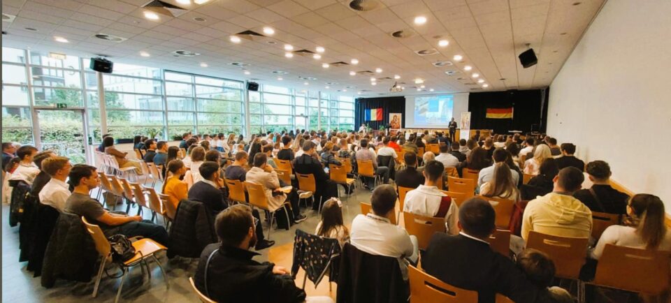 Grupul vocal-tradițional „Ai lui Ștefan, noi oșteni” a participat la o conferință a tinerilor ortodocși din Germania