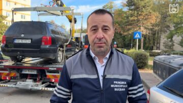 Primăria Suceava ridică mașinile care blochează accesul la containerele de gunoi