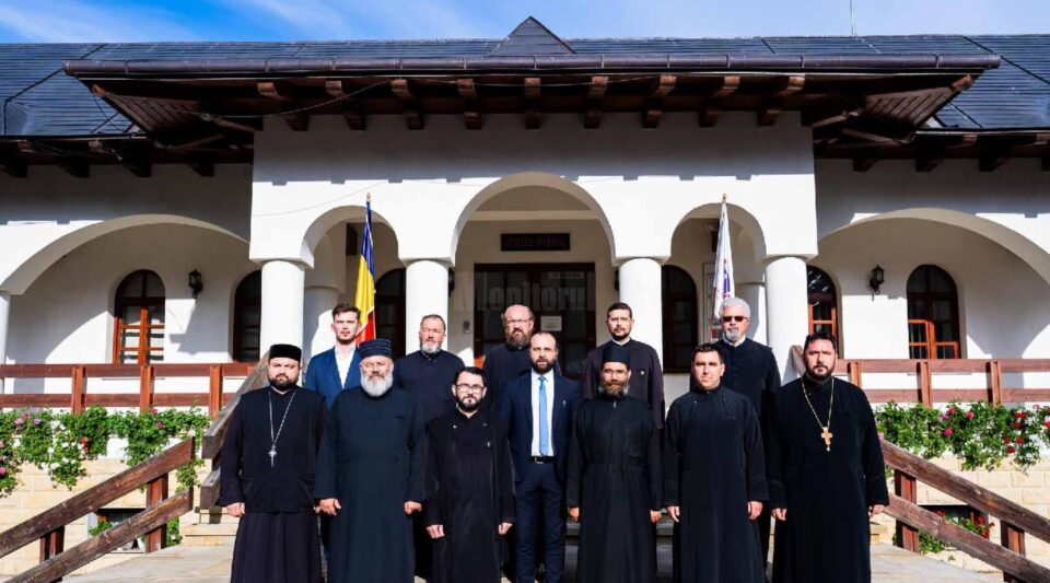 Responsabilii de catehizarea parohială din județ, reuniți la Centrul Eparhial Suceava Responsabilii de catehizarea parohială din județ, reuniți la Centrul Eparhial Suceava