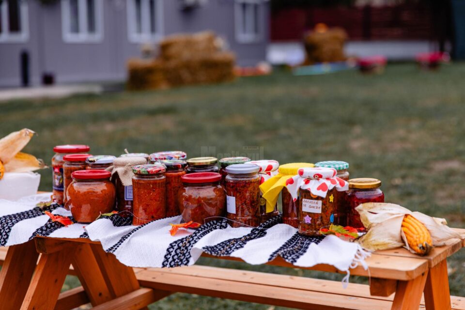 Grădinița „La Piticul Vesel” a organizat Festivalul Caritabil de Toamnă