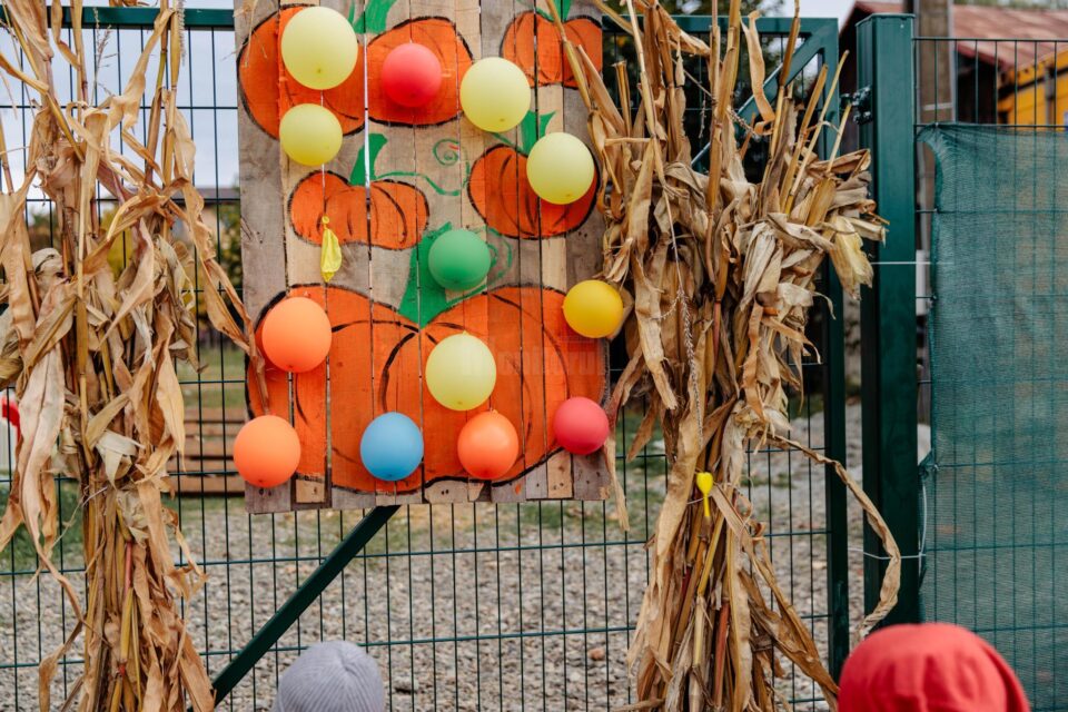 Grădinița „La Piticul Vesel” a organizat Festivalul Caritabil de Toamnă
