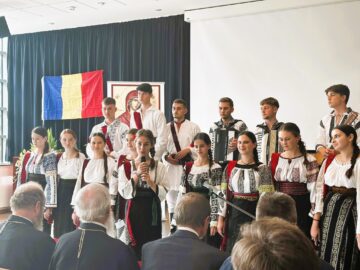 Grupul vocal-tradițional „Ai lui Ștefan, noi oșteni” in Germania