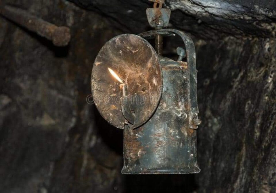 Foștii mineri din Suceava acuză Guvernul că vrea să taie substanțial din pensii