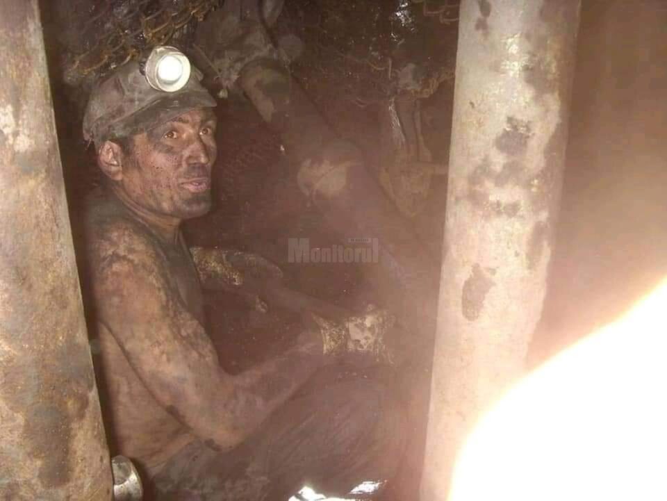 Foștii mineri din Suceava acuză Guvernul că vrea să taie substanțial din pensii