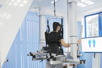 Robot pentru recuperarea mersului. Foto FB Clinicile medicale Hipocrat