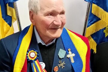 Veteranul Teodor Vatavu la sărbătorirea vârstei de 100 de ani