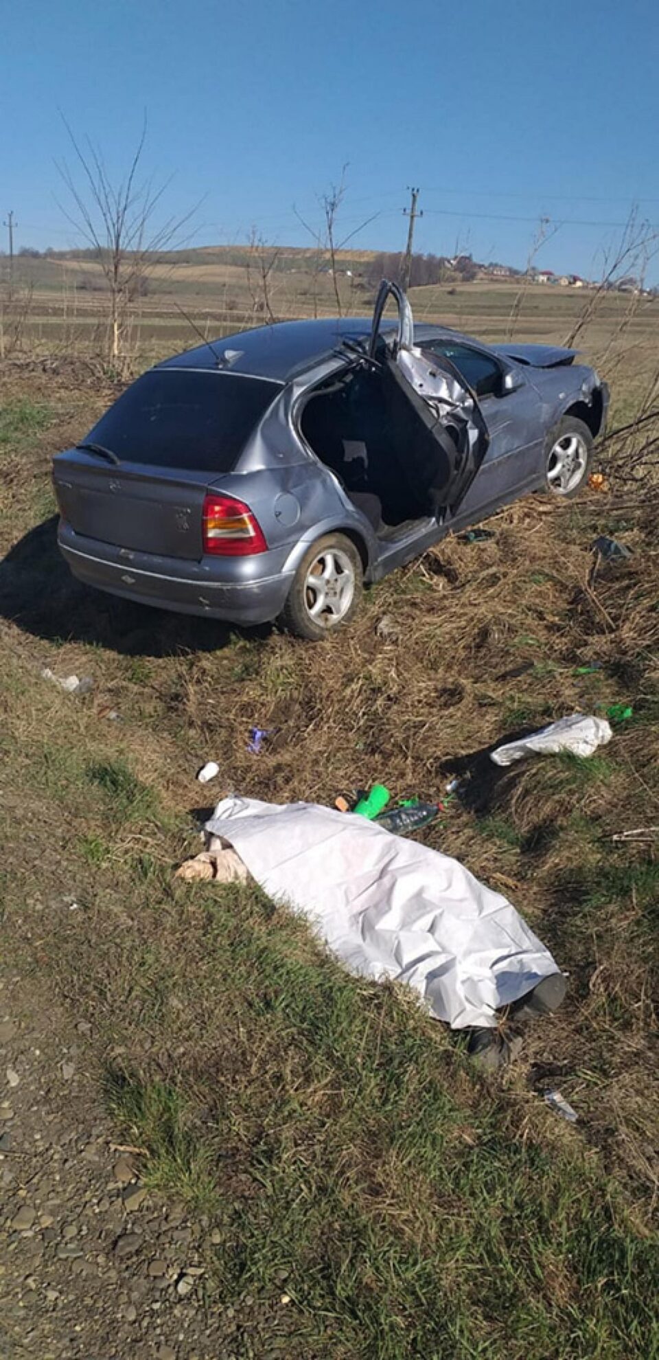 Mașina în care se afla femeia care a decedat