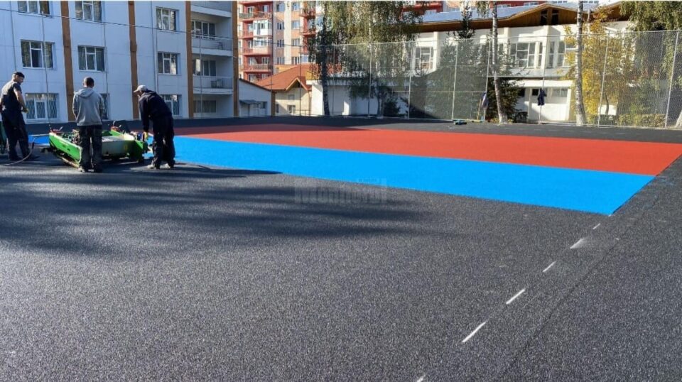 Teren de sport modern de la Colegiul Tehnic de Industrie Alimentară, în urma unei investiții de 600.000 lei a Primăriei Suceava