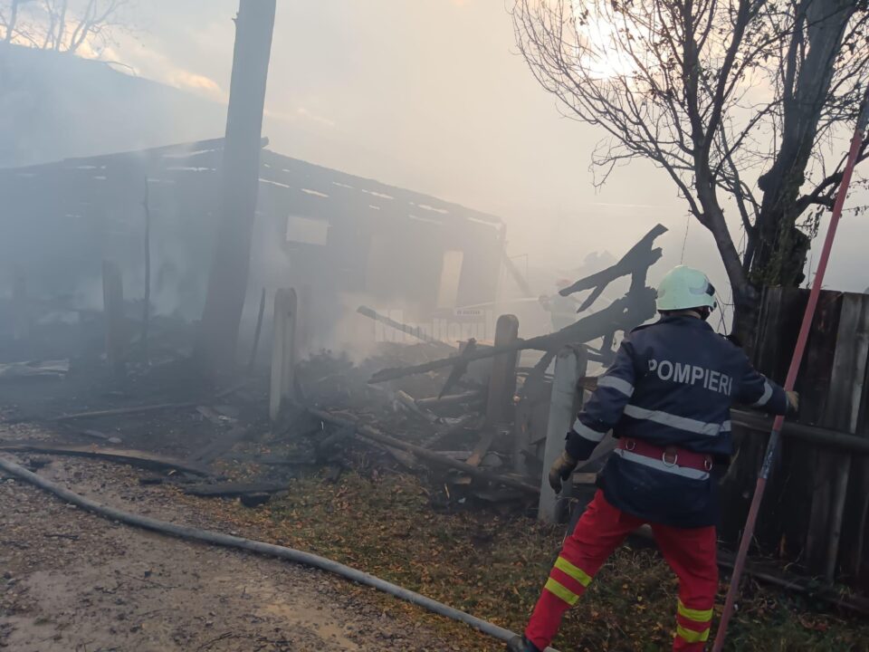Un bolnav psihic lăsat nesupravegheat câteva minute a provocat incendiul de proporții de la Straja Un bolnav psihic lăsat nesupravegheat câteva minute a provocat incendiul de proporții de la Straja