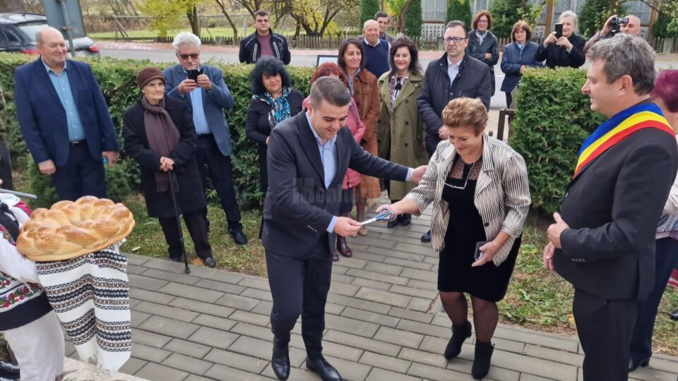 Centrul Cultural din comuna Panaci a fost inaugurat în prezența primarului Vasile Cozan și a deputatului Gheorghe Șoldan Centrul Cultural din comuna Panaci a fost inaugurat în prezența primarului Vasile Cozan și a deputatului Gheorghe Șoldan