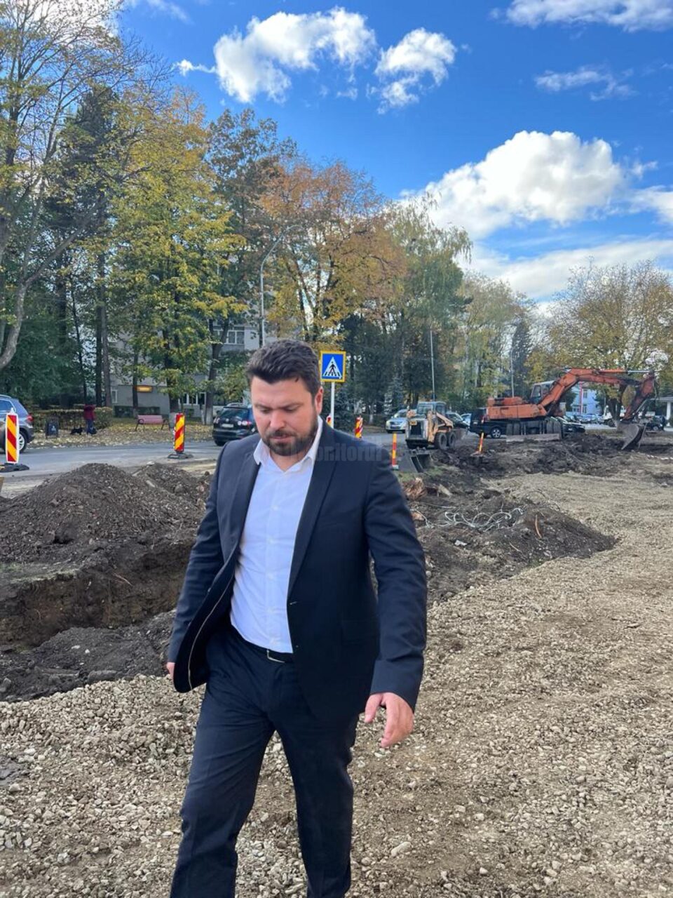 Primarul Bogdan Loghin a fost prezent la începerea lucrărilor de reamenajare a zonei „Capra Neagră” din Rădăuți