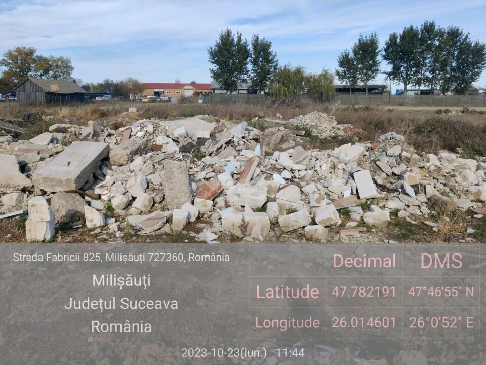 Un mal al râului Suceava, împânzit de deșeuri din construcții și varză aruncată, la Milișăuți