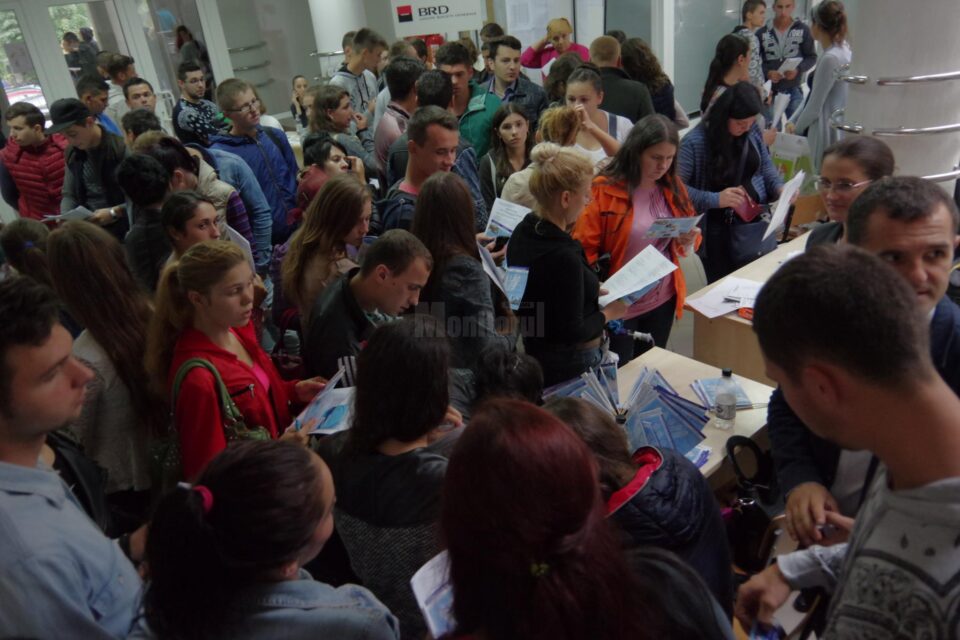 Bursa pentru absolvenți, cu o treime din locuri de muncă pentru studii superioare