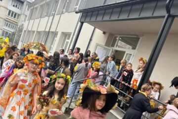 Școala Nr. 2 din Vatra Dornei a organizat prima ediție a Festivalului Toamnei