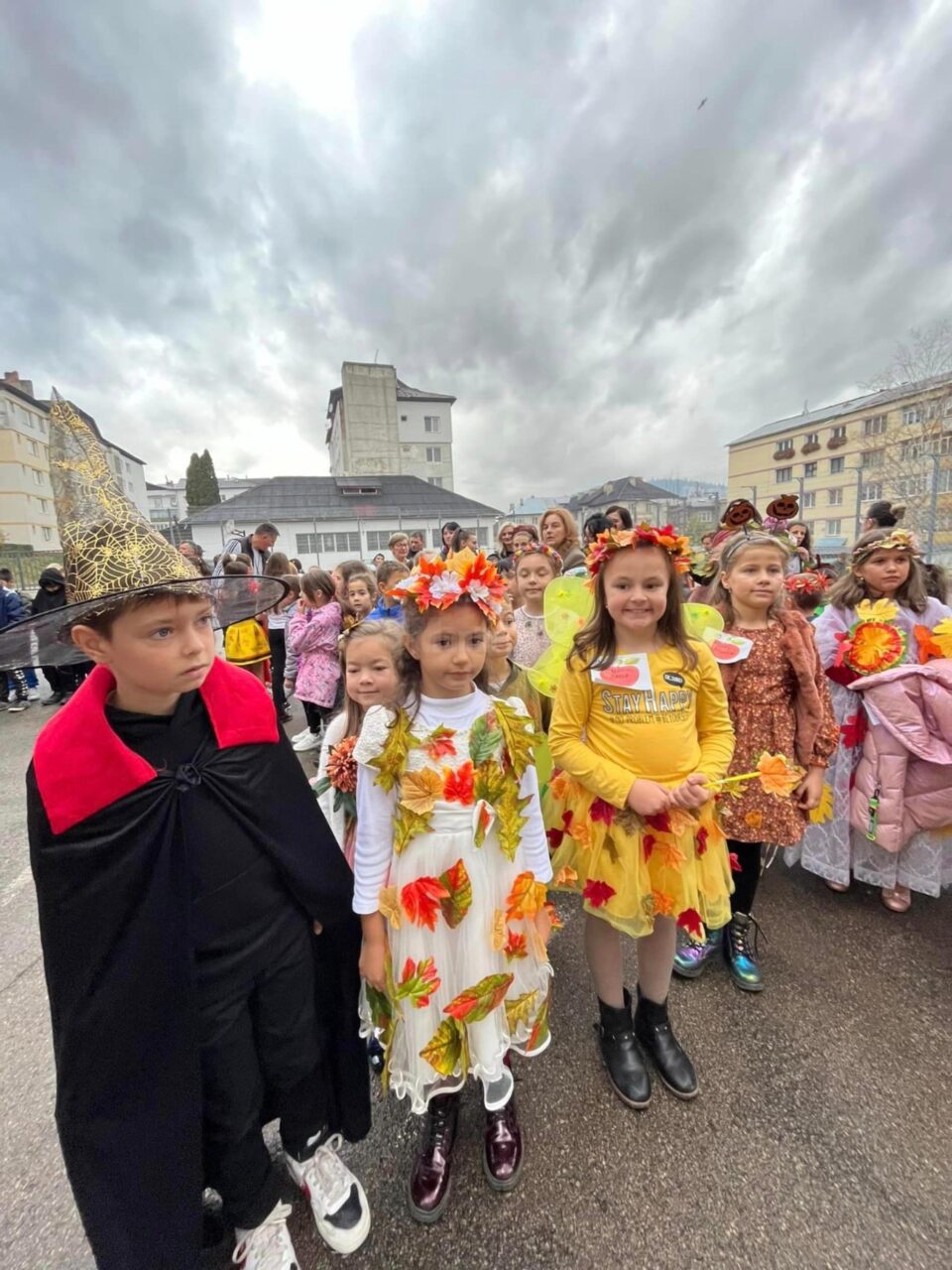 Școala Nr. 2 din Vatra Dornei a organizat prima ediție a Festivalului Toamnei