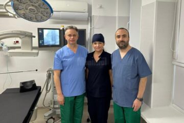 Echipa care a efectuat primul implant de stimulator cardiac permanent la Spitalul Clinic Județean Suceava