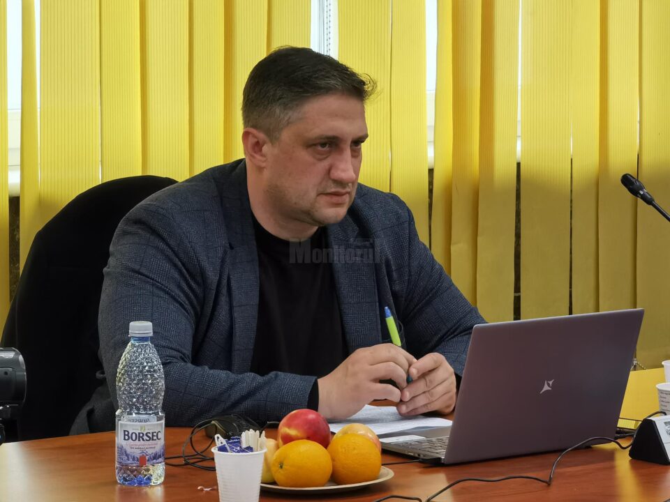 Radu Constantin Pricope a renunțat la funcția de consilier local după trei ani de mandat, ca reprezentant al Pro România Radu Constantin Pricope a renunțat la funcția de consilier local după trei ani de mandat, ca reprezentant al Pro România