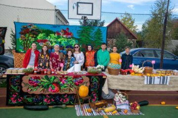 „Farmecul toamnei vicovene”, ediția a III-a, la Școala Gimnazială Nr. 1 Vicovu de Sus